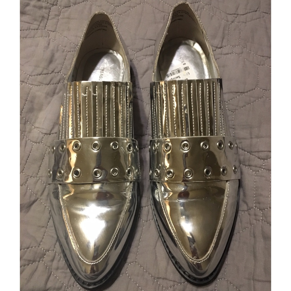 Treasure & Bond Silver Ainsley Pointy Toe Loafer